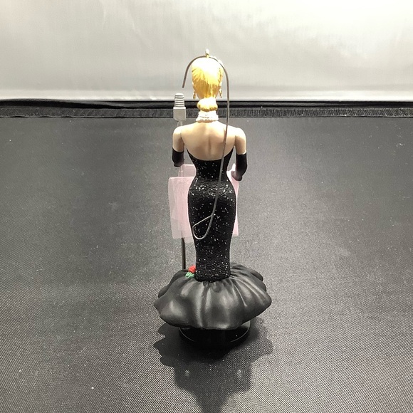 Vintage Hallmark Keepsake Barbie Solo In The Spotlight Christmas Ornament - Picture 3 of 4